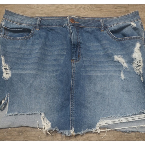Women Plus Mini Bluejean Distressed Skirt Refuge+ - Picture 4 of 6